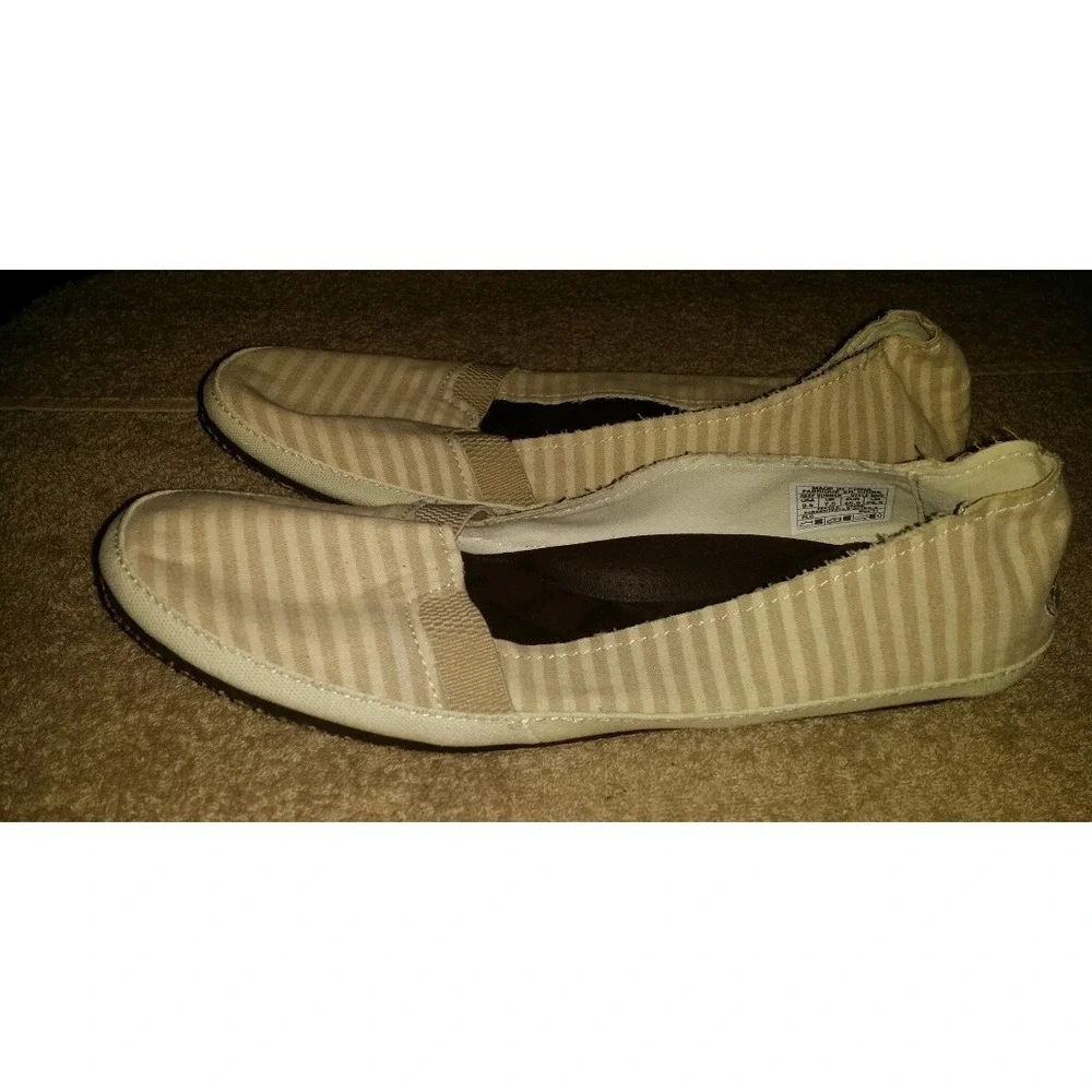 Womans 9.5 m‎ beige striped shoes sperry Slip On Canvas